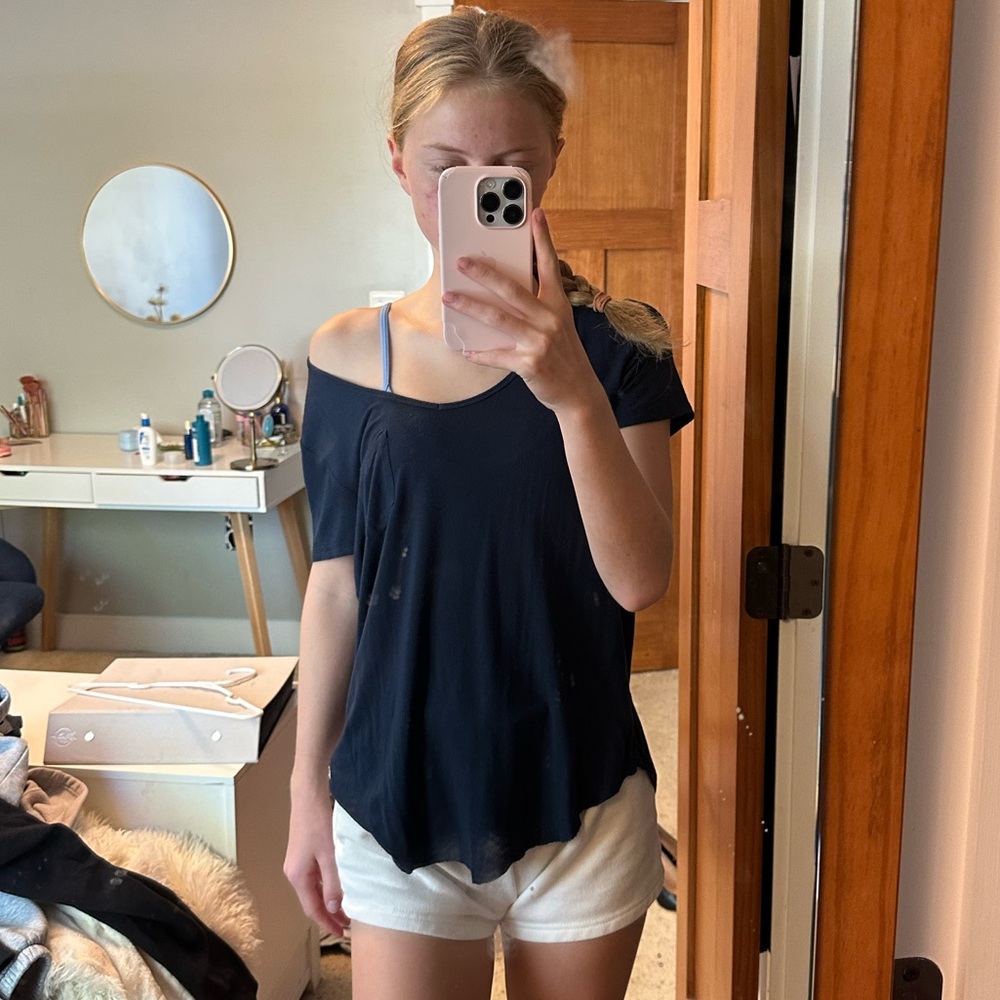 Blue comfy American eagle v-neck top